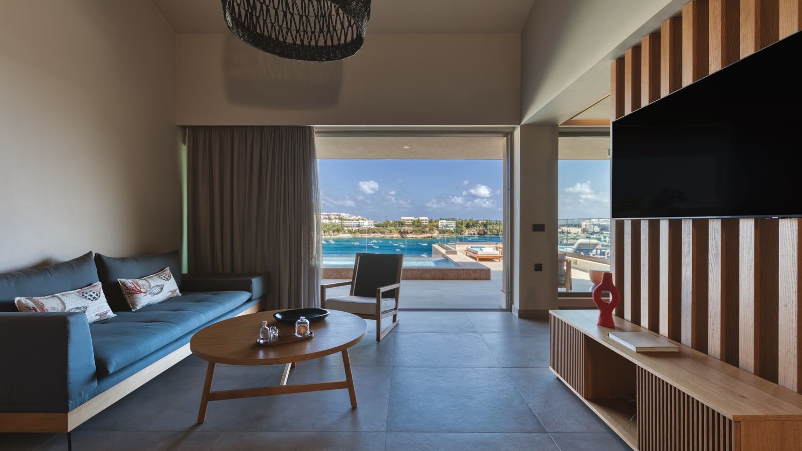 rooms-ruby-ambassador-suite-plunge-pool-sea-view