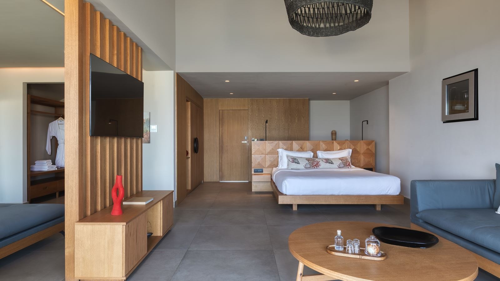 rooms-ruby-ambassador-suite-plunge-pool-sea-view