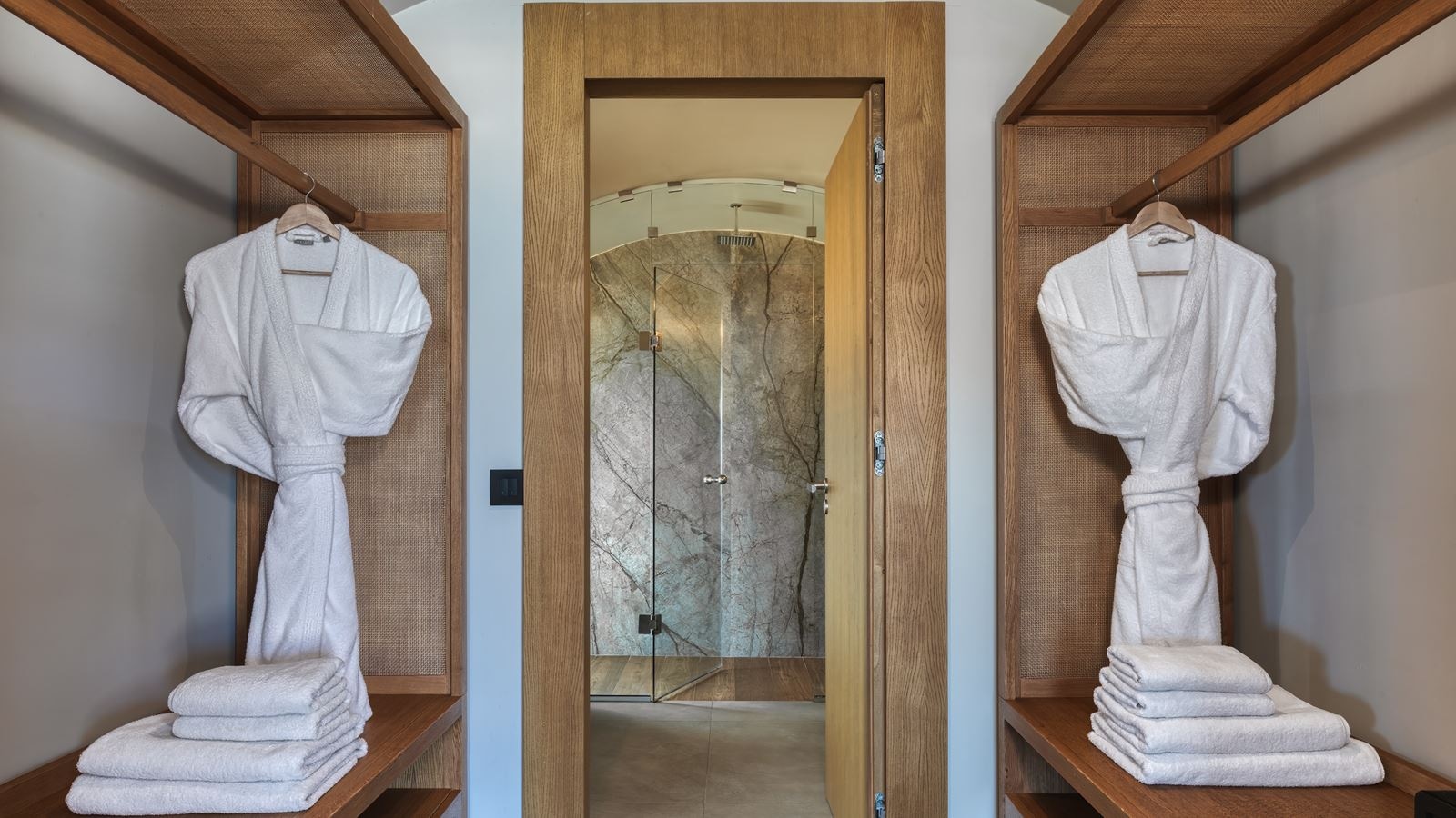 rooms-ruby-ambassador-suite-plunge-pool-sea-view