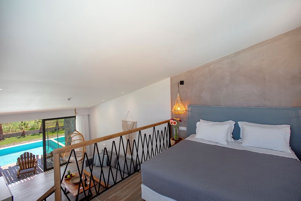 rooms-deluxe-suite--side-sea-view-privatepool