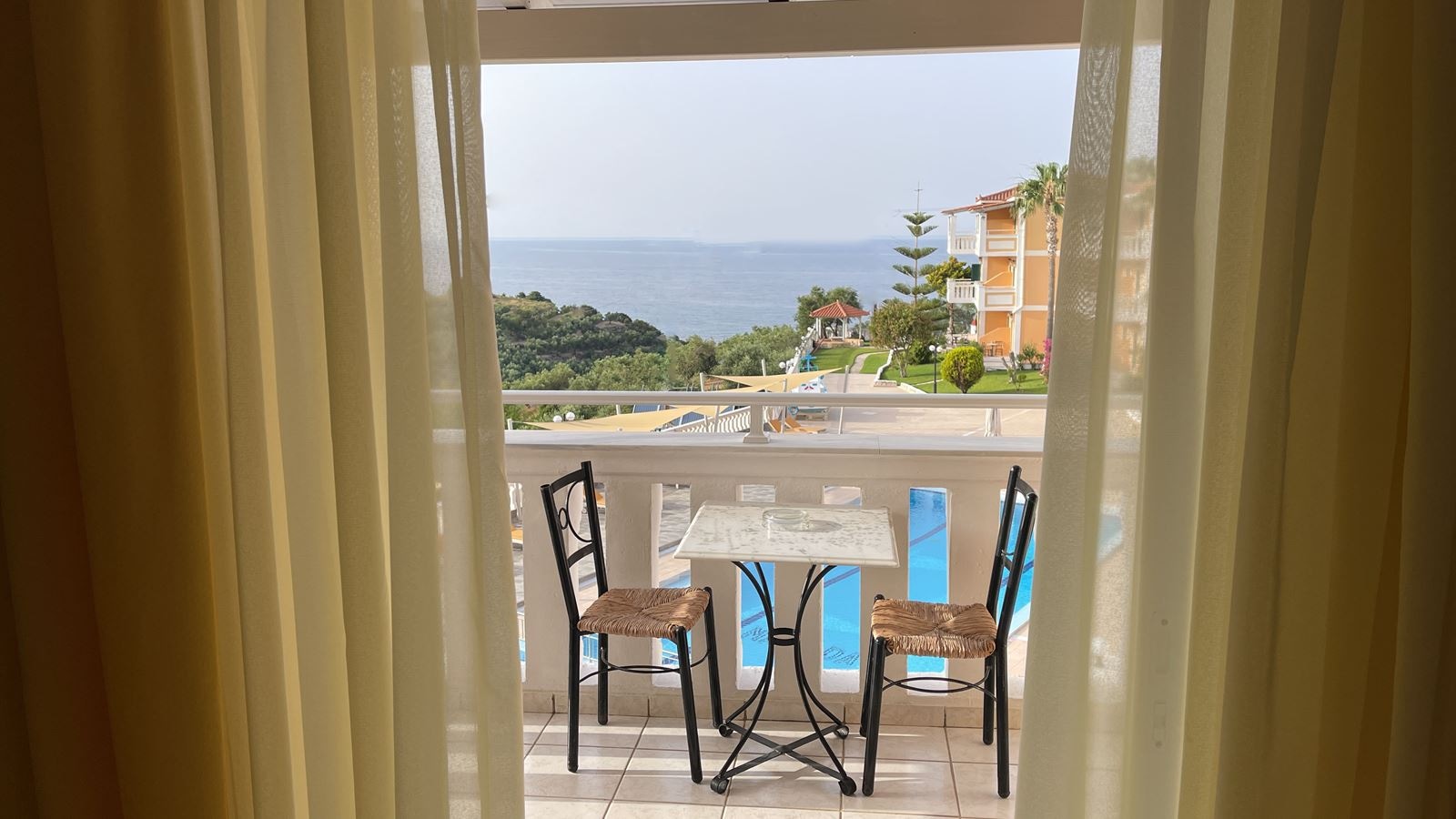 rooms-standard-room-for-single-use-sea-view