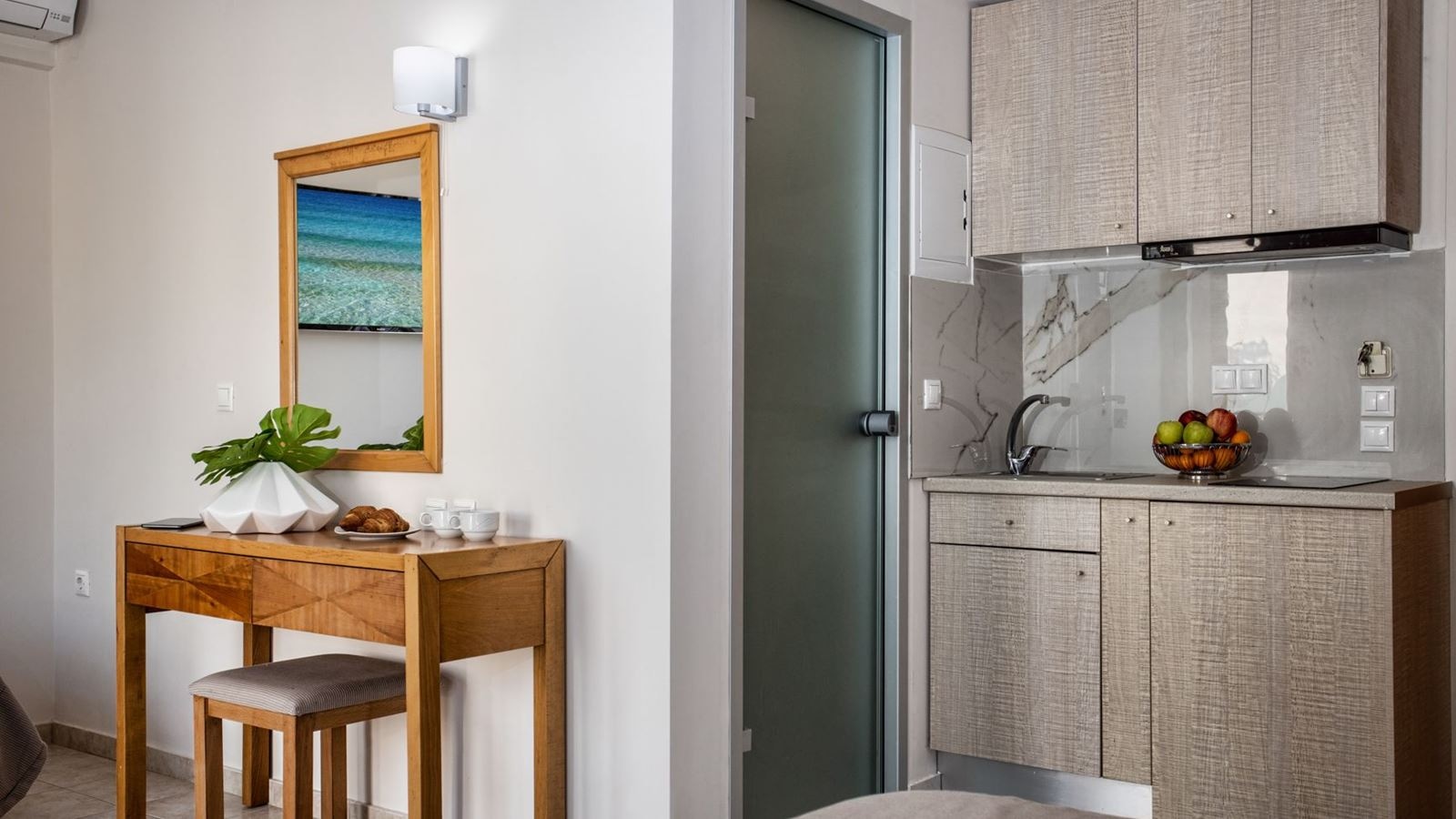 rooms-studio-gardenview-balcony