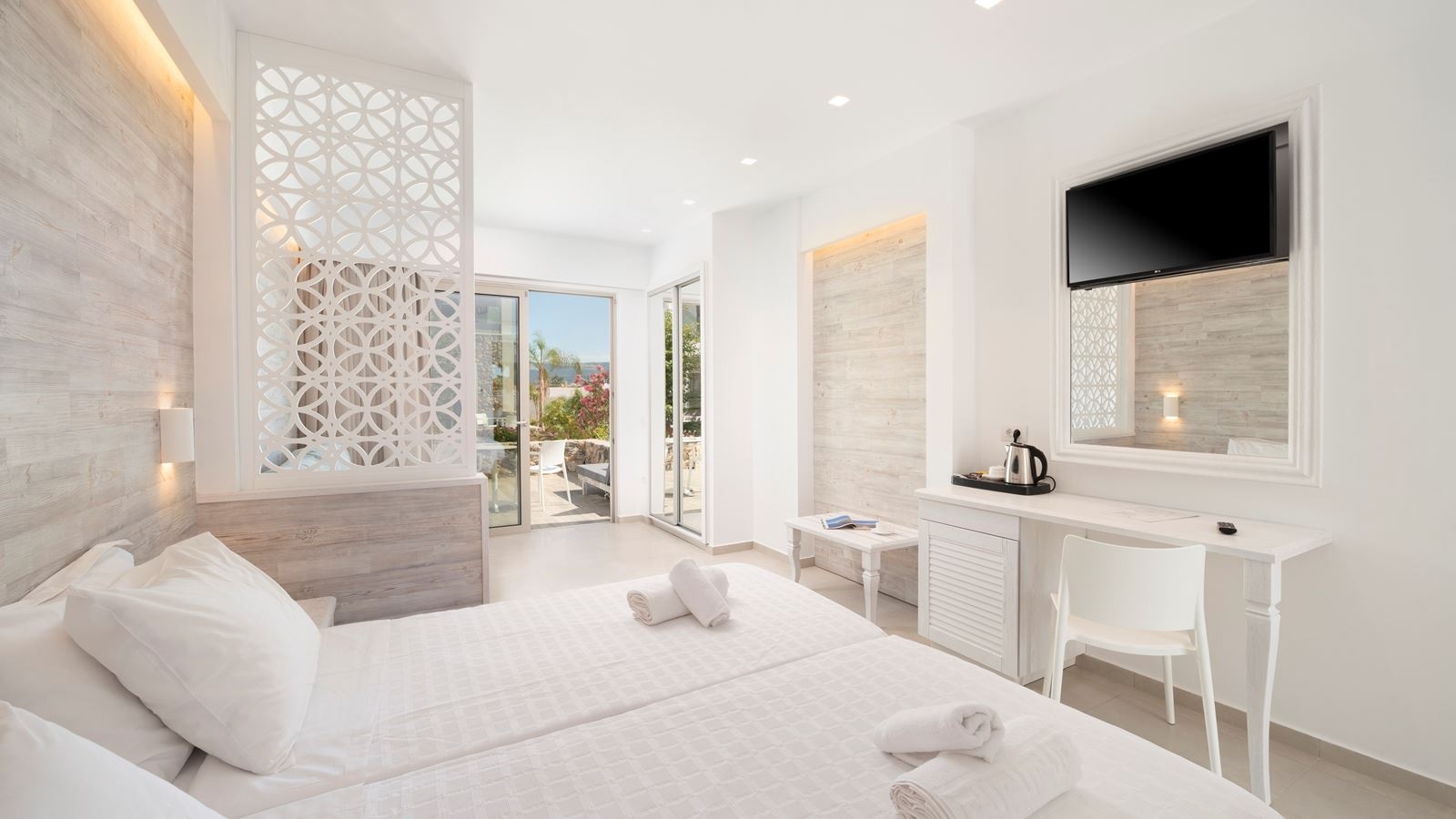 rooms-deluxe-veranda-garden-view