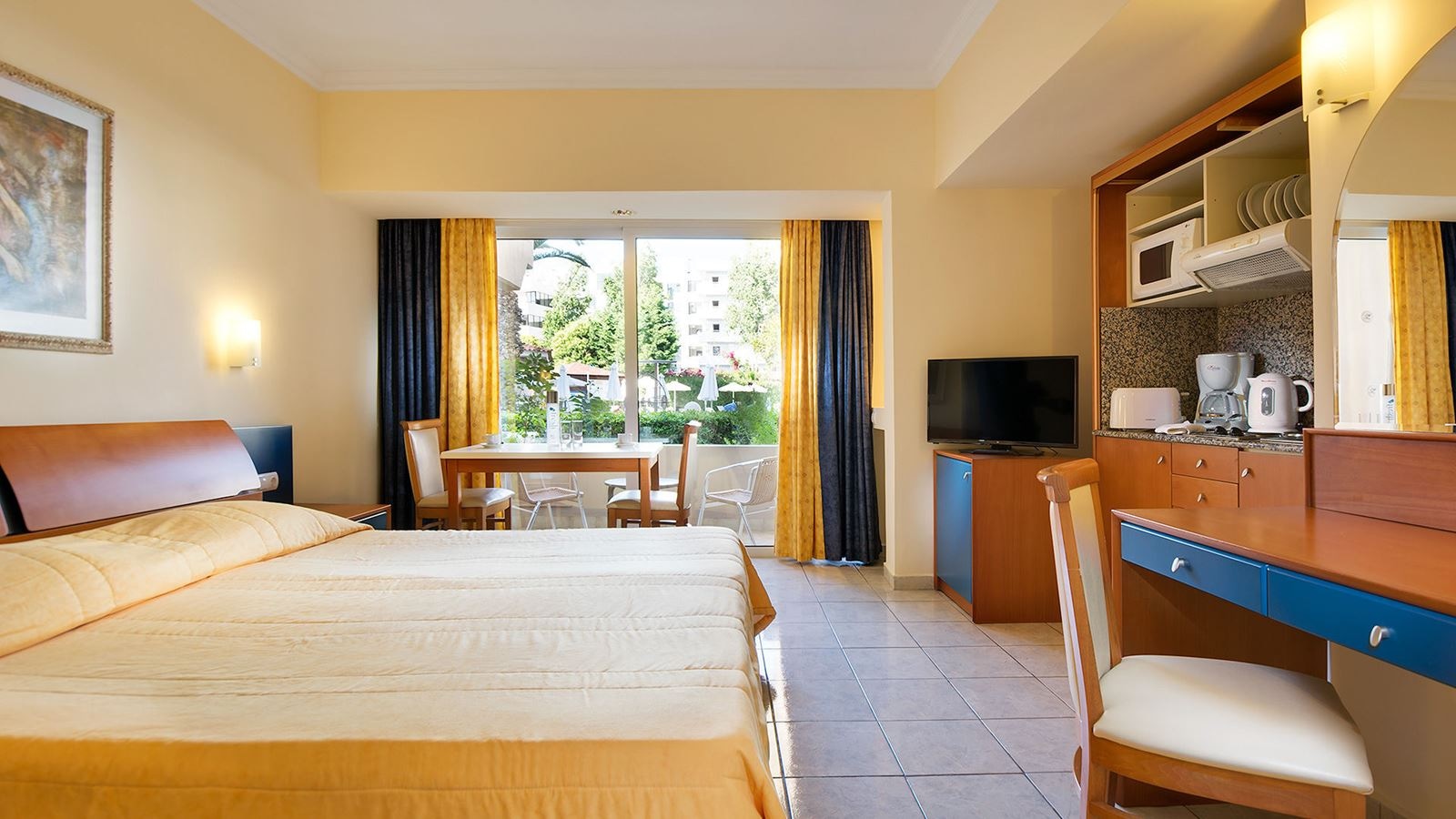 rooms-studio-garden-view