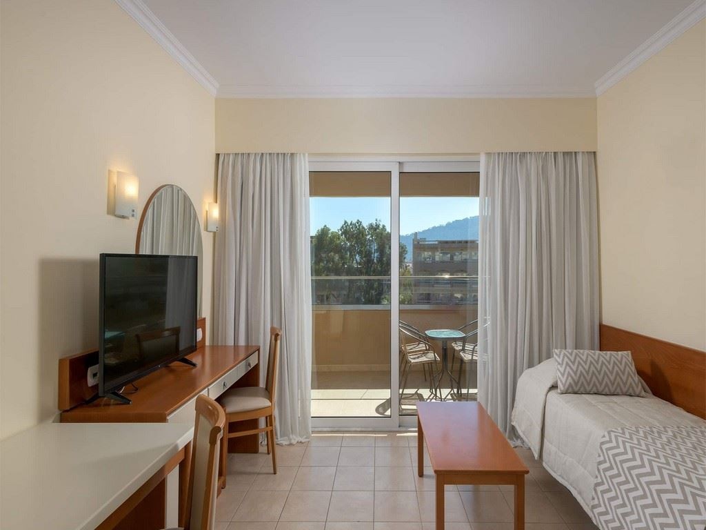 rooms-suite-apartment-garden-view