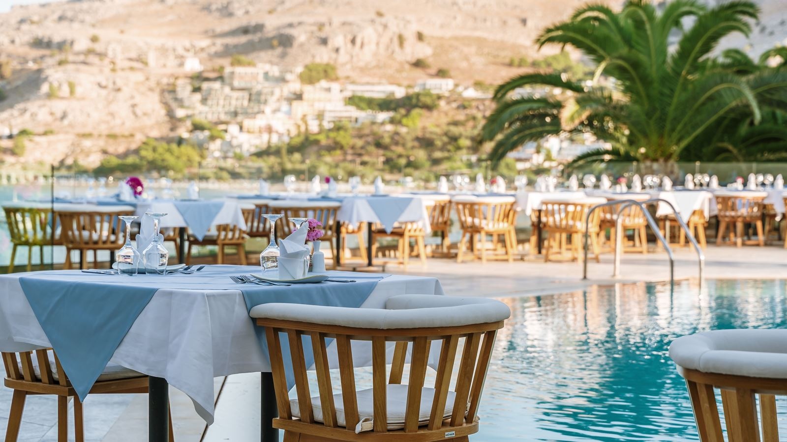 restaurants-meze-greek-thematic-restaurant