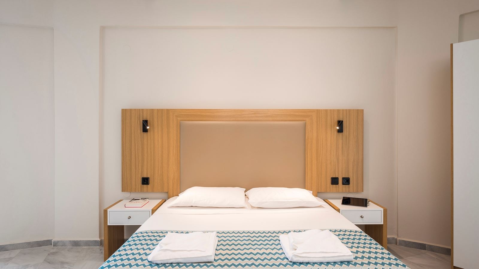 rooms-superior-double-room