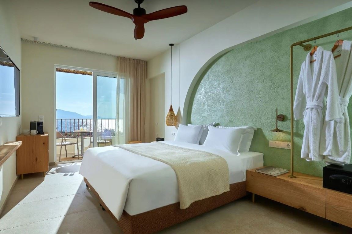 rooms-double-premium-sea-view-balcony