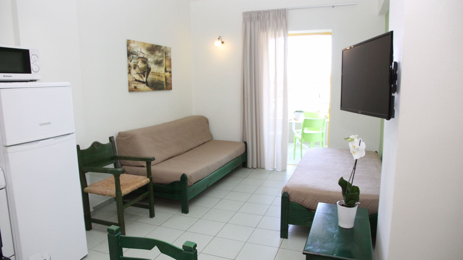 rooms-1-bedroom-apartment-balcony-or-terrace