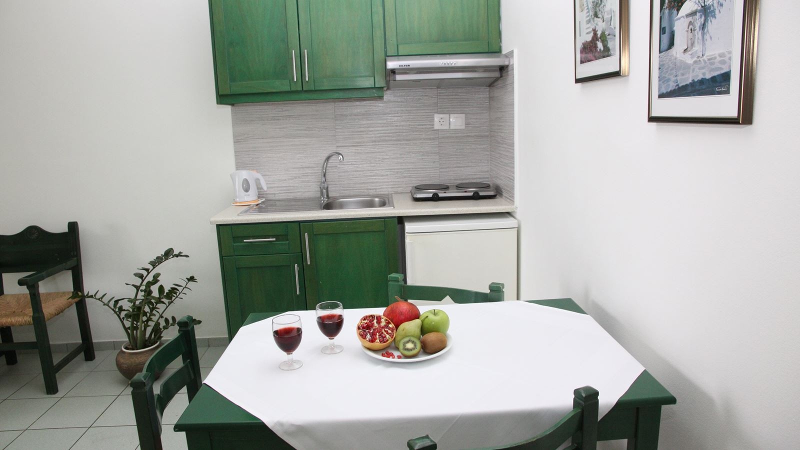 rooms-1-bedroom-apartment-balcony-or-terrace