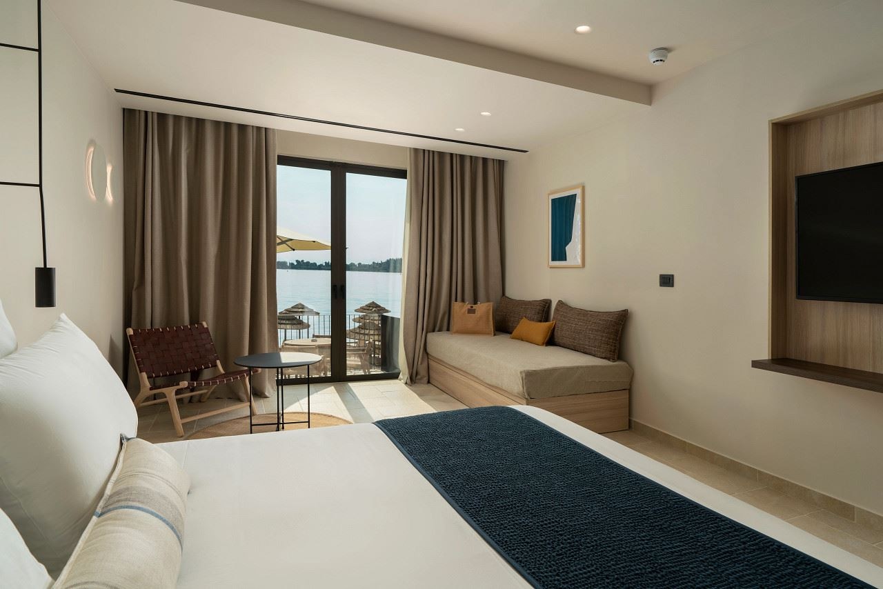 rooms-preferred-club-bungalow-front-sea-view