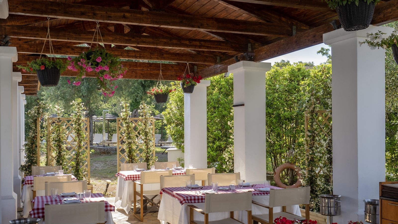 restaurants-la-trattoria-ristorante