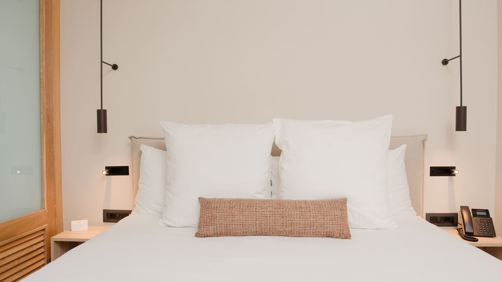 rooms-family-inland-view