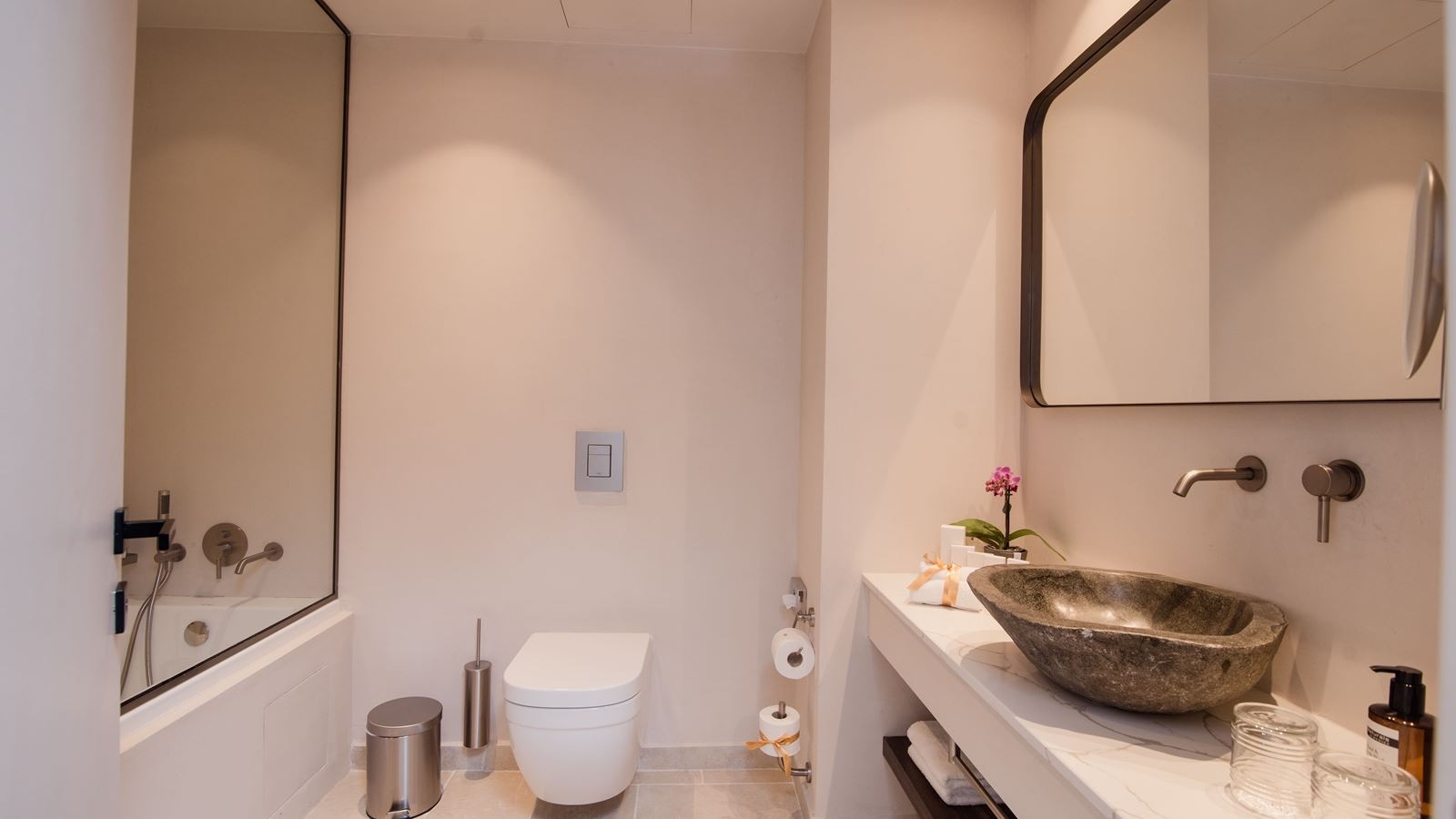 rooms-suite-family-inland-view