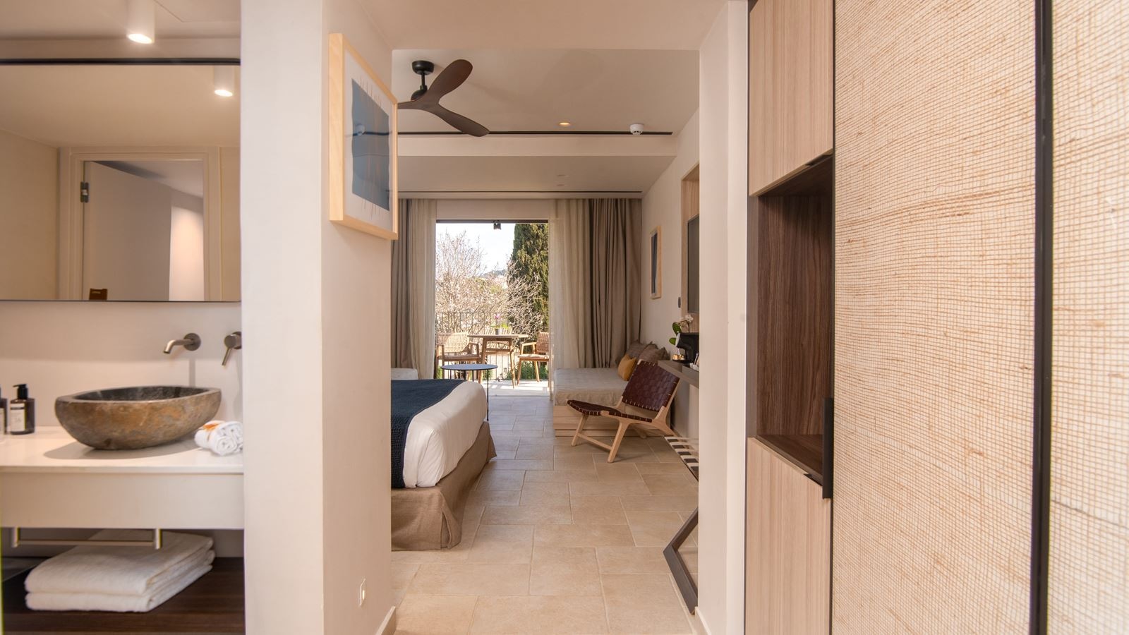 rooms-bungalow-family-garden-view