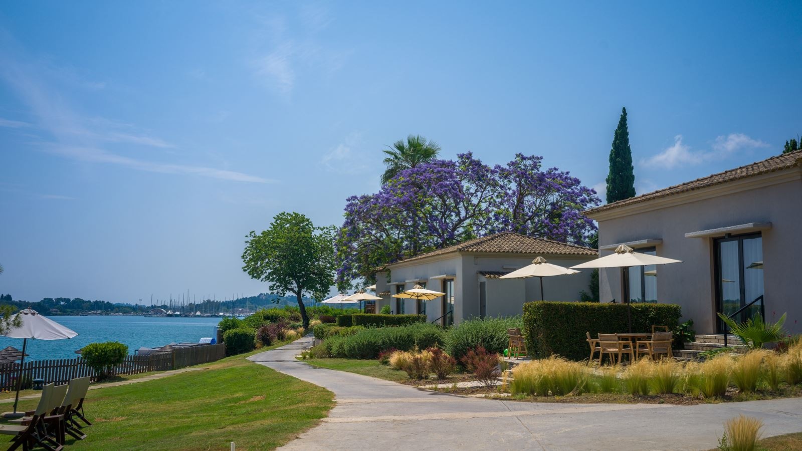 rooms-preferred-club-bungalow-front-sea-view