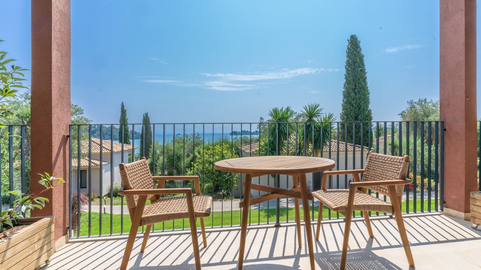 rooms-bungalow-garden-view