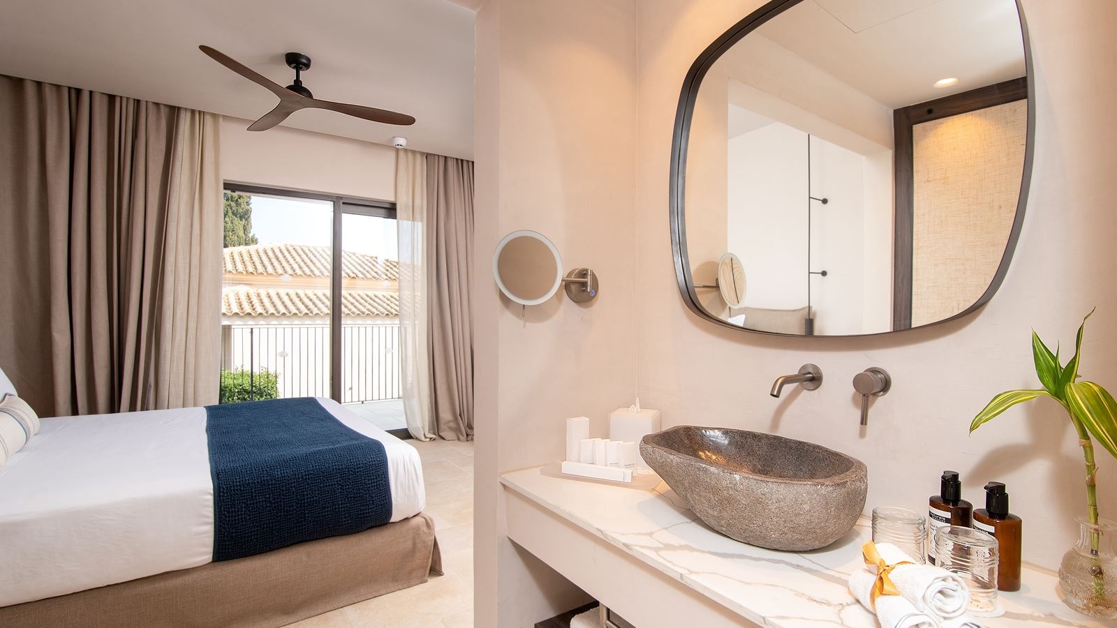 rooms-preferred-club-bungalow-master-suite-garden-view