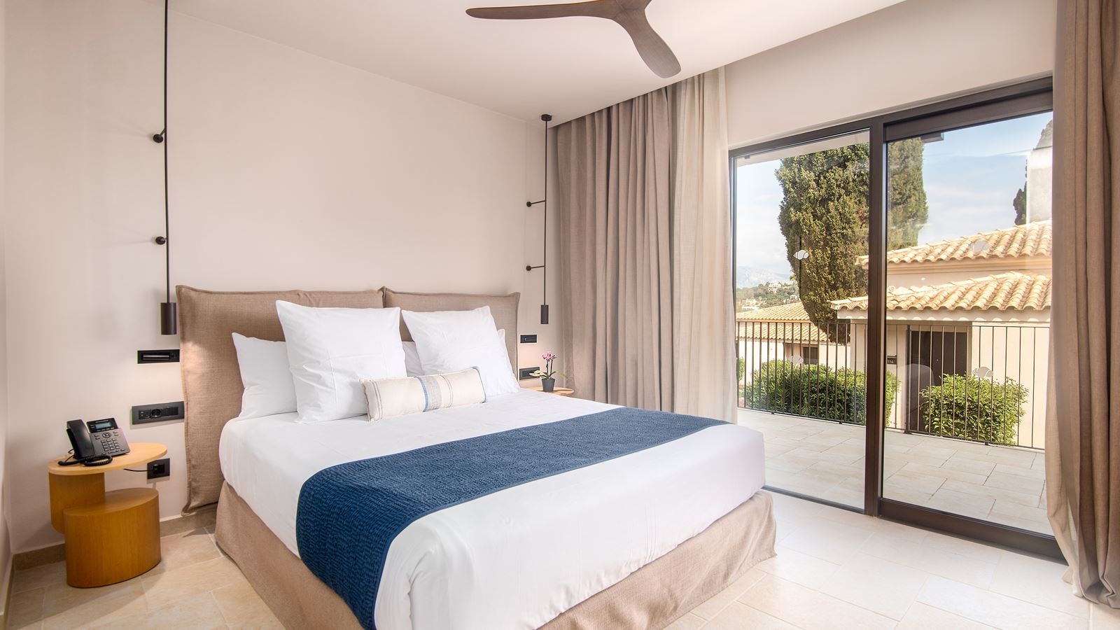 rooms-preferred-club-bungalow-master-suite-garden-view