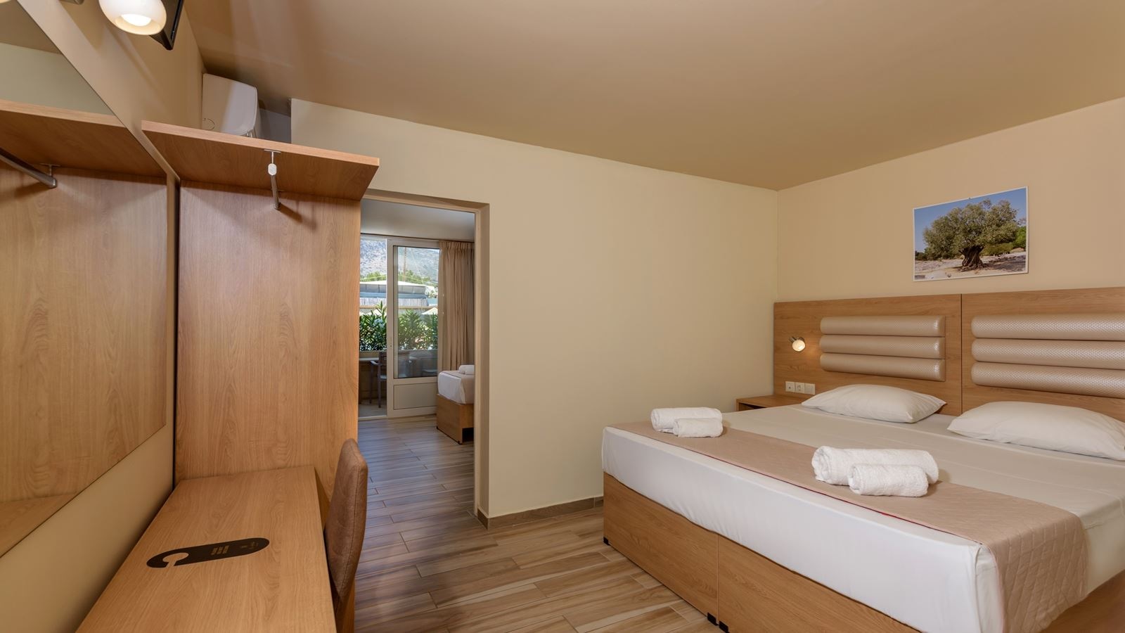 rooms-family-2bed-room