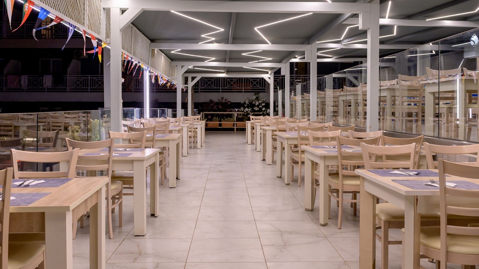 restaurants-restaurants