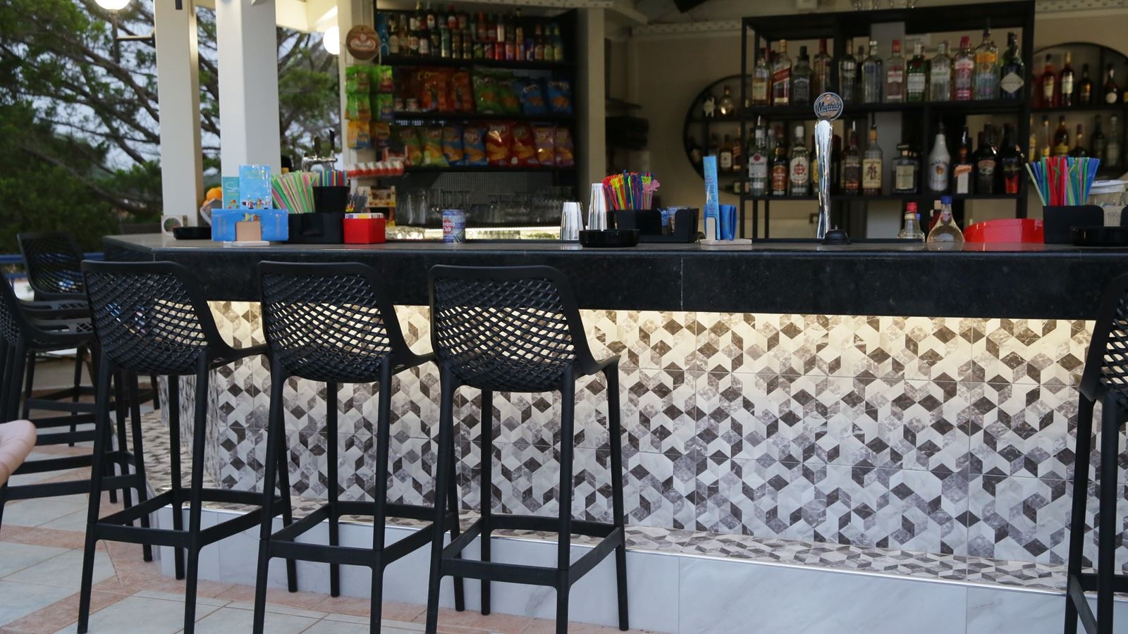 bars-pool-bar--snack-bar