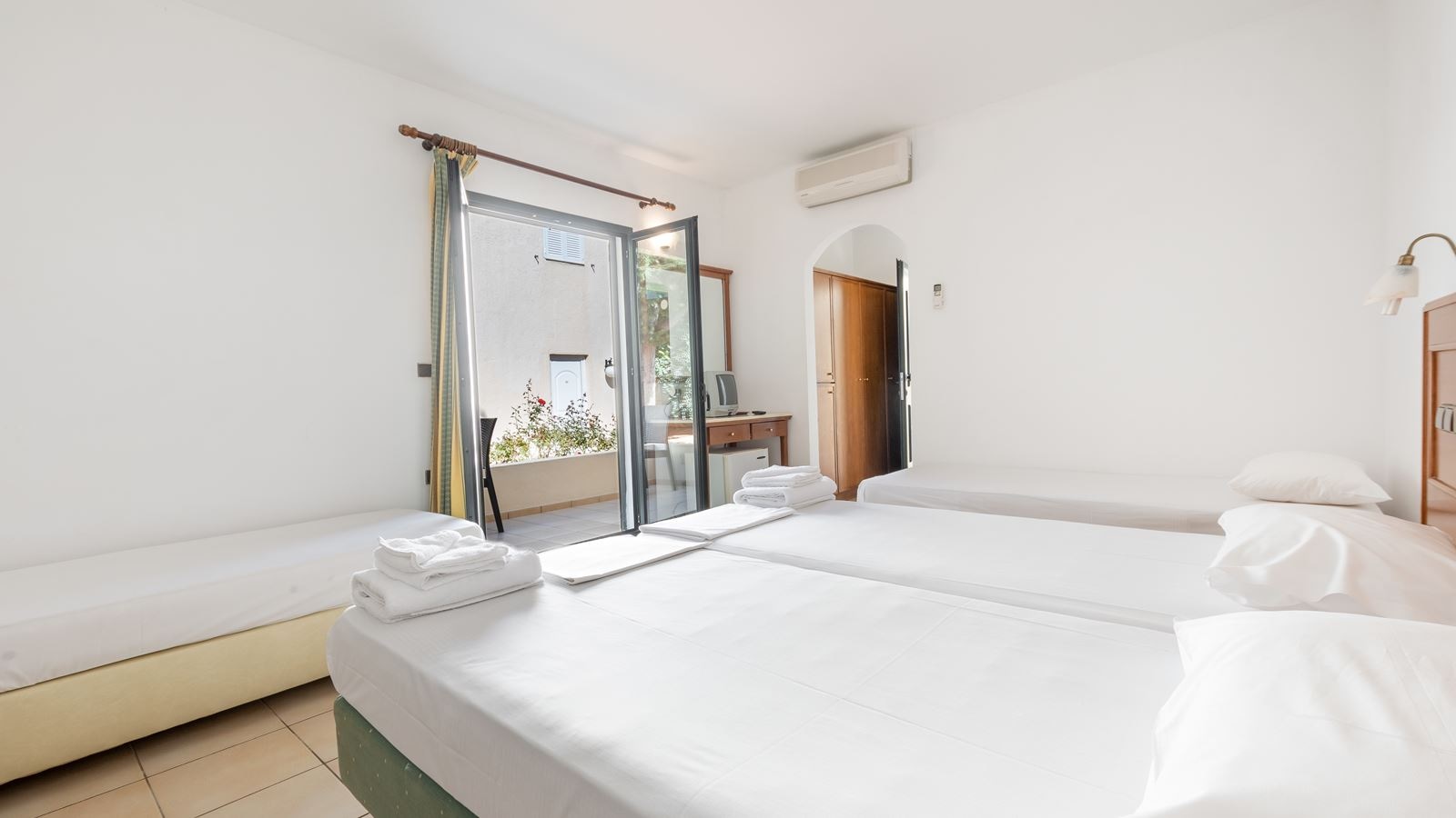 rooms-classic-double-room