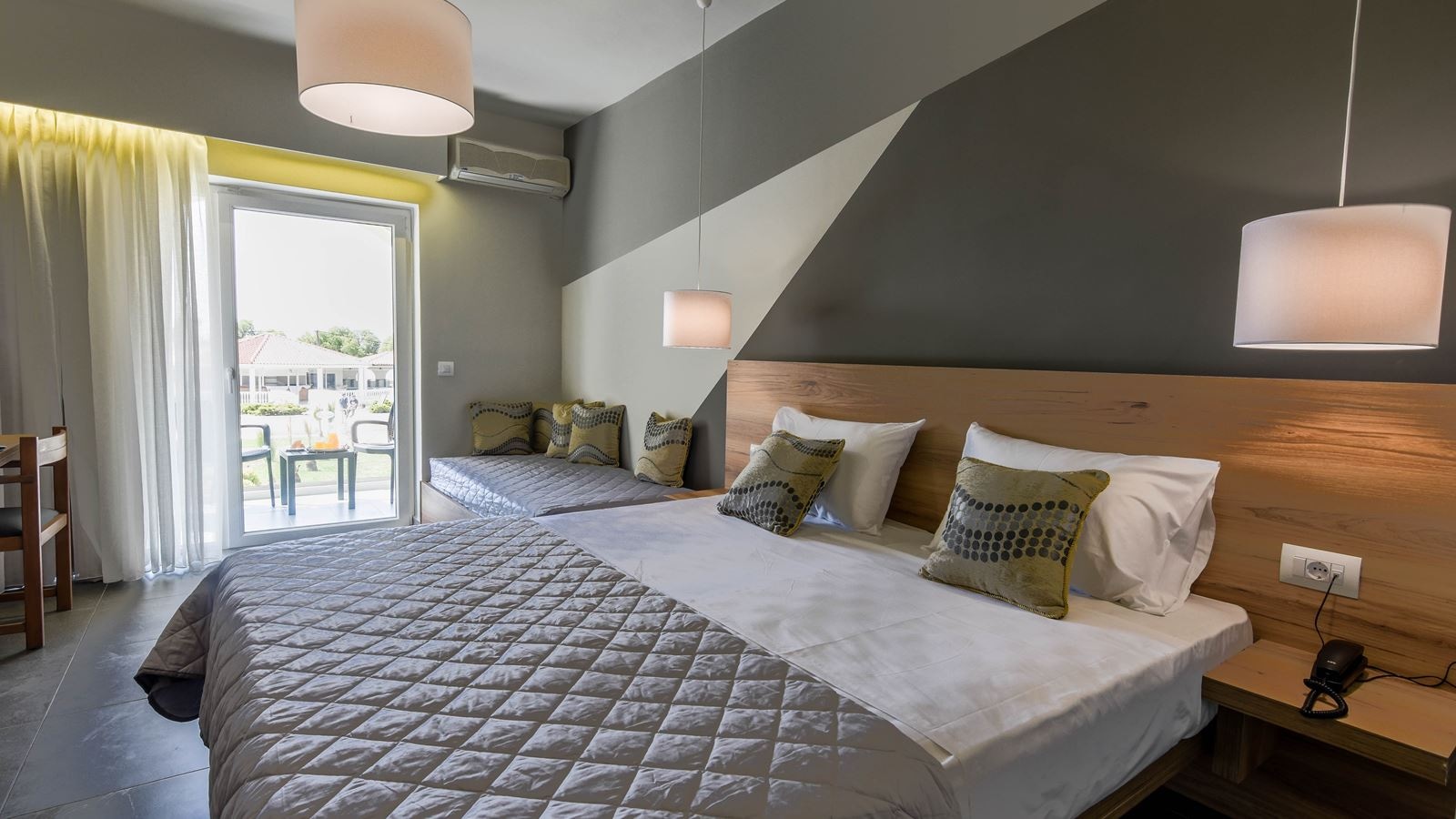 rooms-room-superior--double-balcony-or-terrace