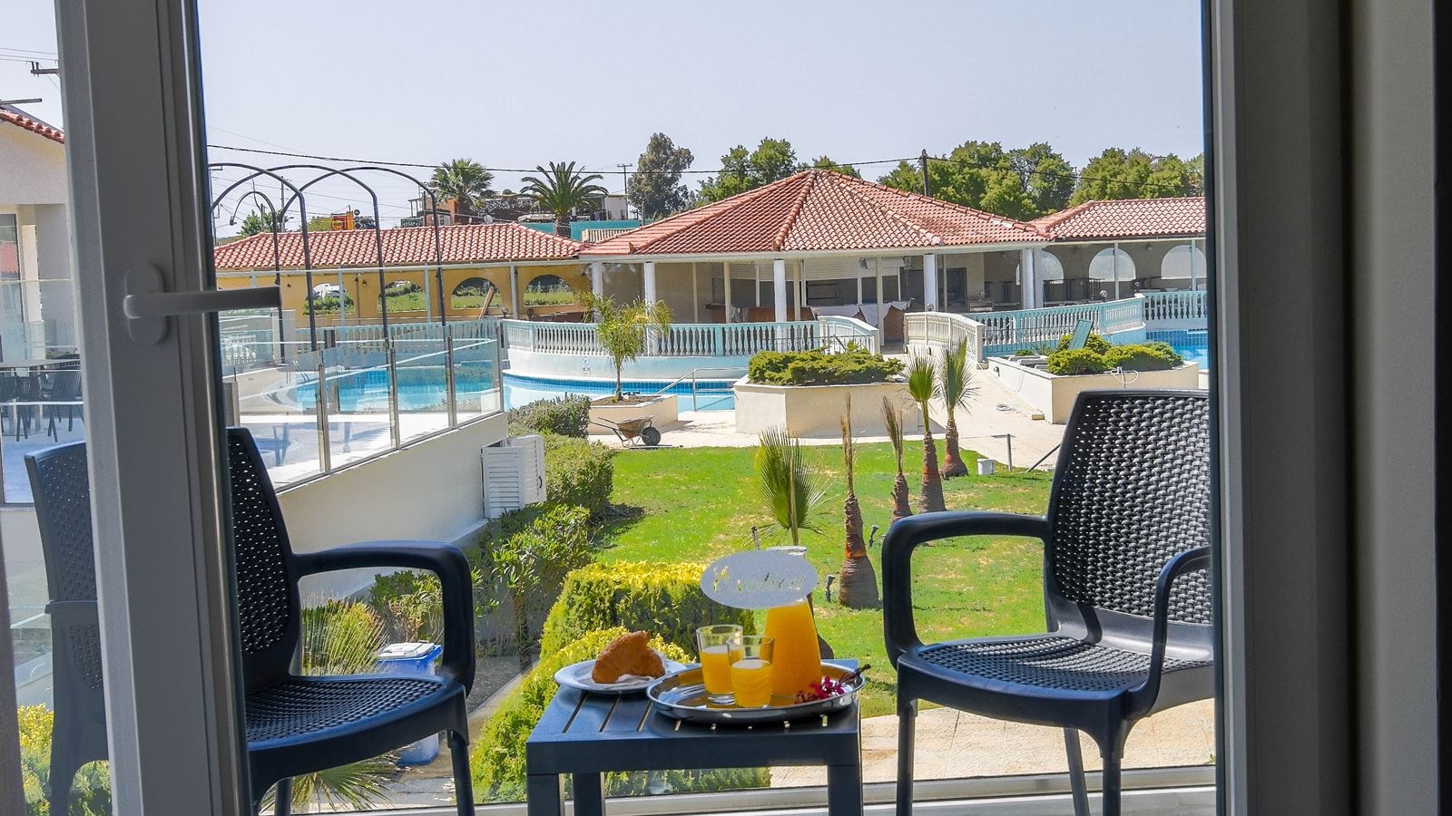 rooms-room-superior--double-balcony-or-terrace