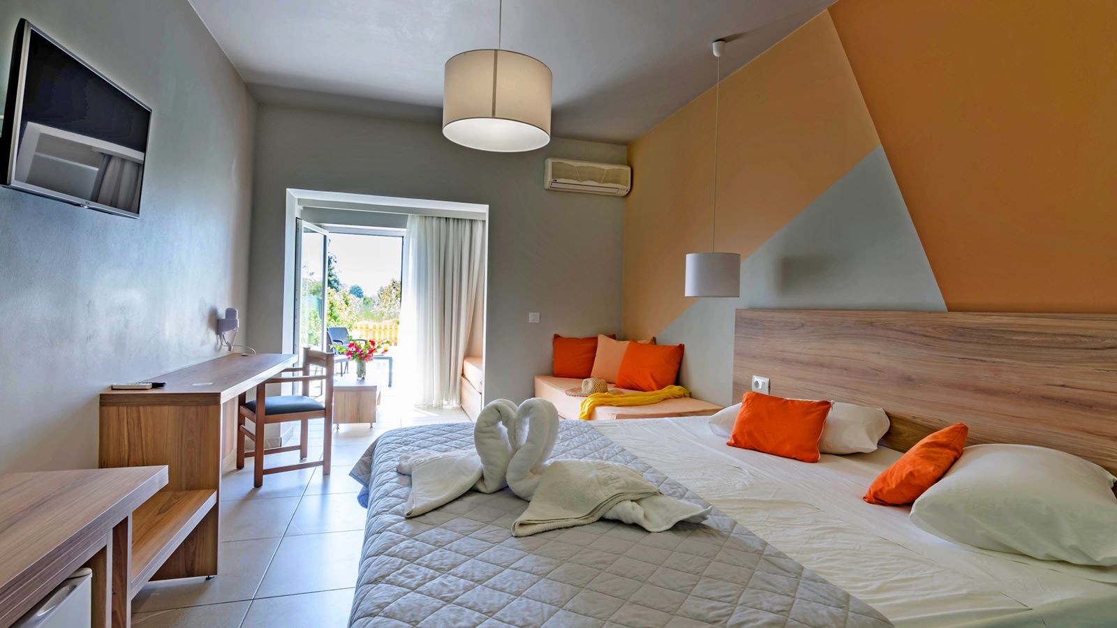 rooms-room-family-open-plan-private-pool