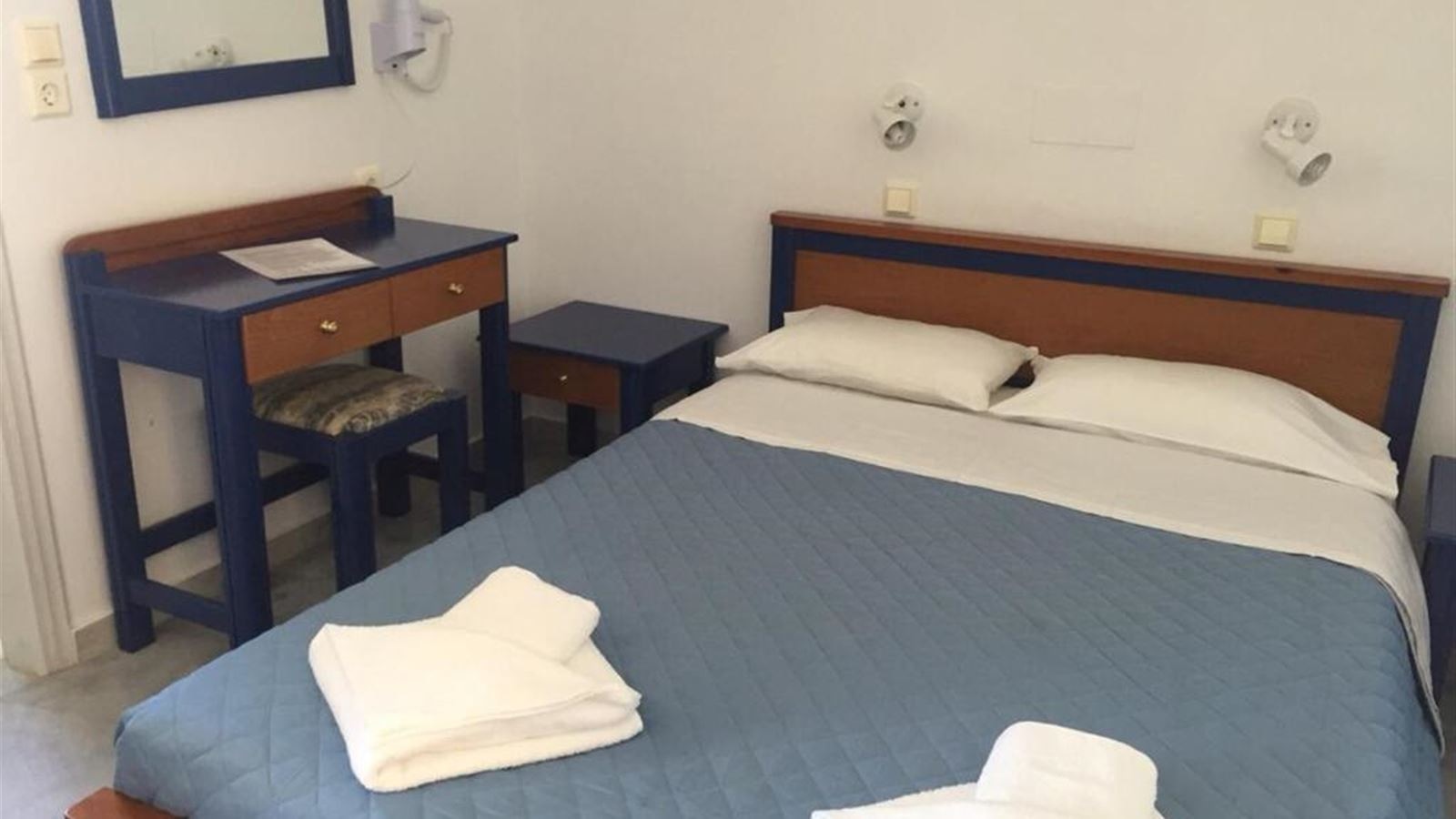 rooms-apartment-side-sea-view-4-pax