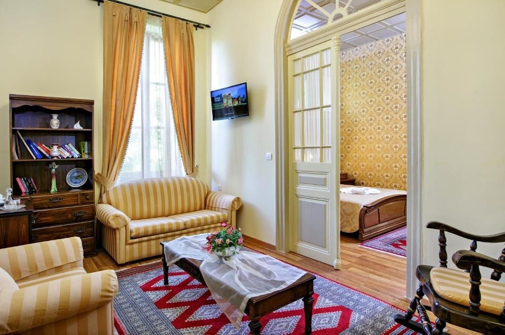 rooms-executive-suite