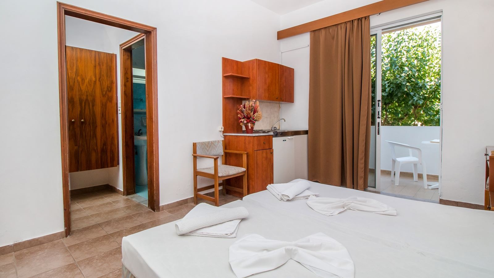 rooms-studio-double-balcony