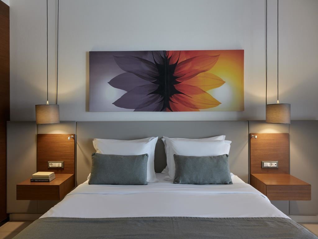 rooms-superior-room-lagoon-sea-view-jacuzzi