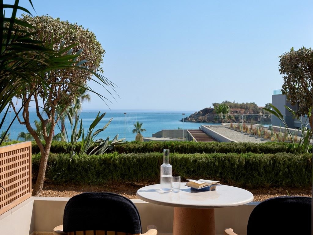 rooms-deluxe-sea-view