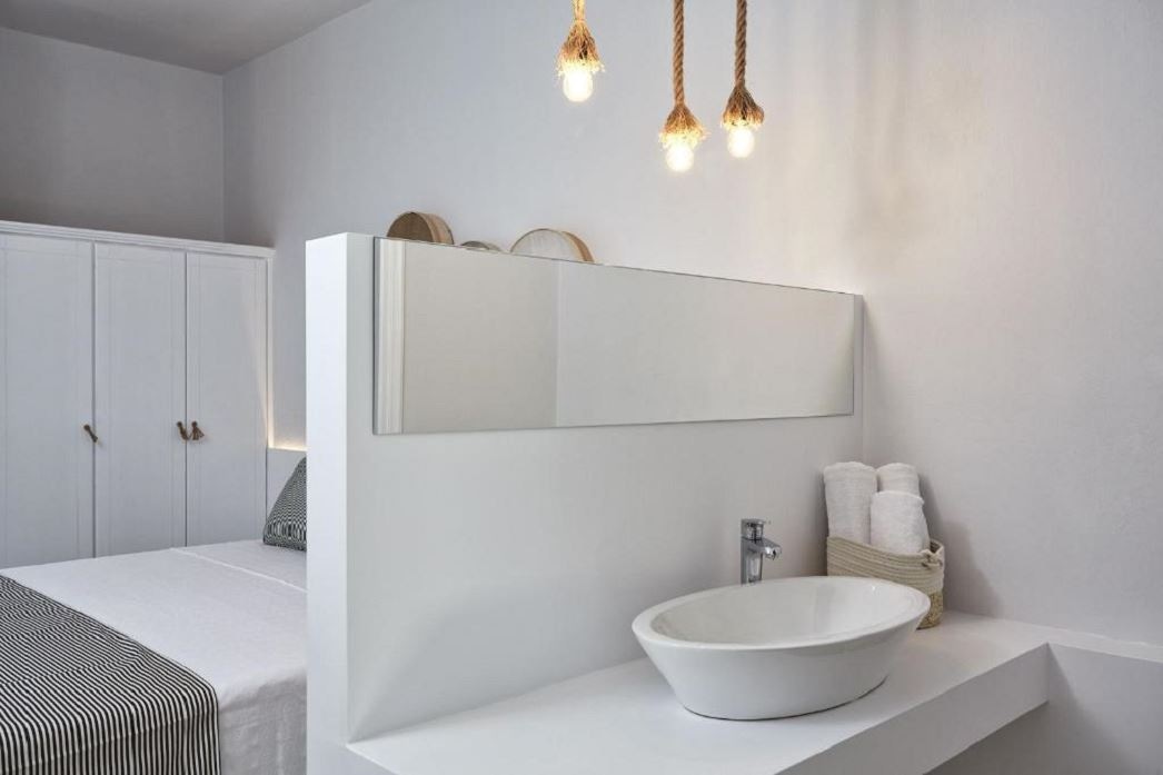 rooms-premium-double-room-with-sharing-pool