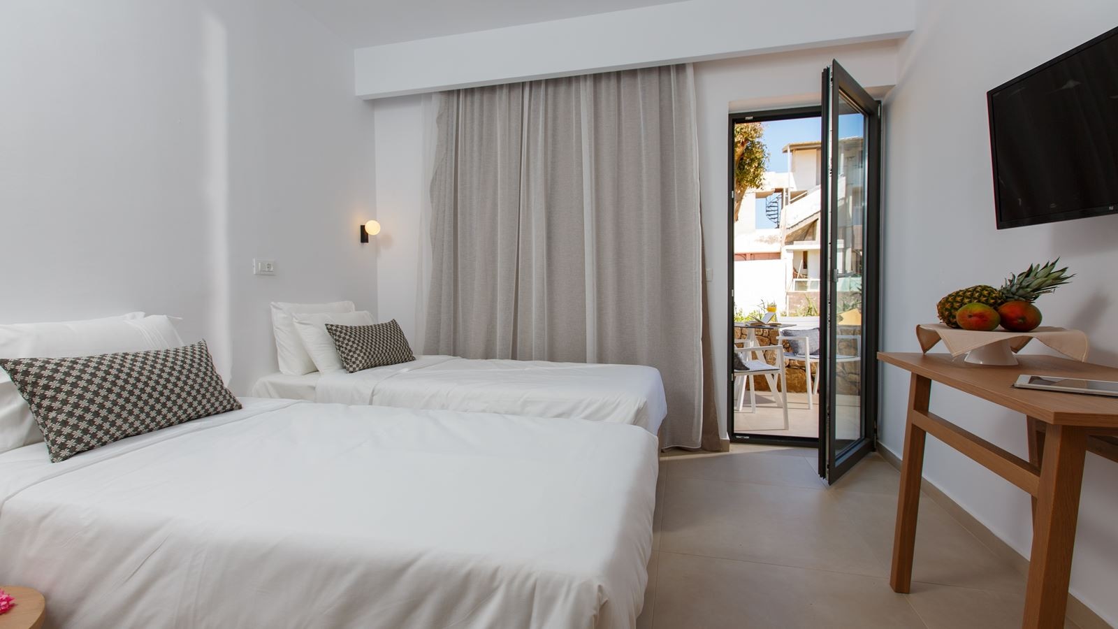 rooms-suite-2-rooms-privatepool