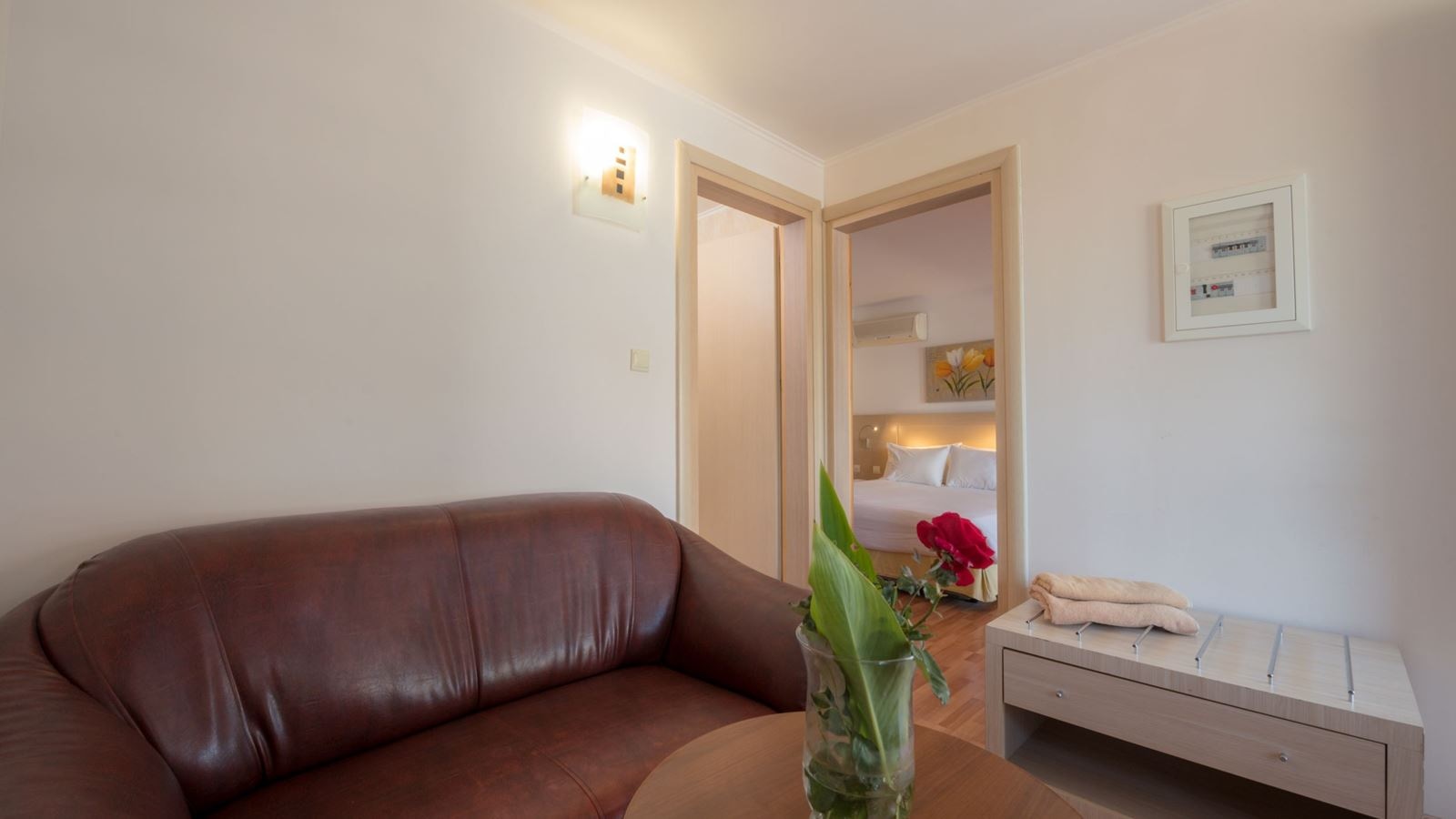 rooms-maisonette-sharing-pool