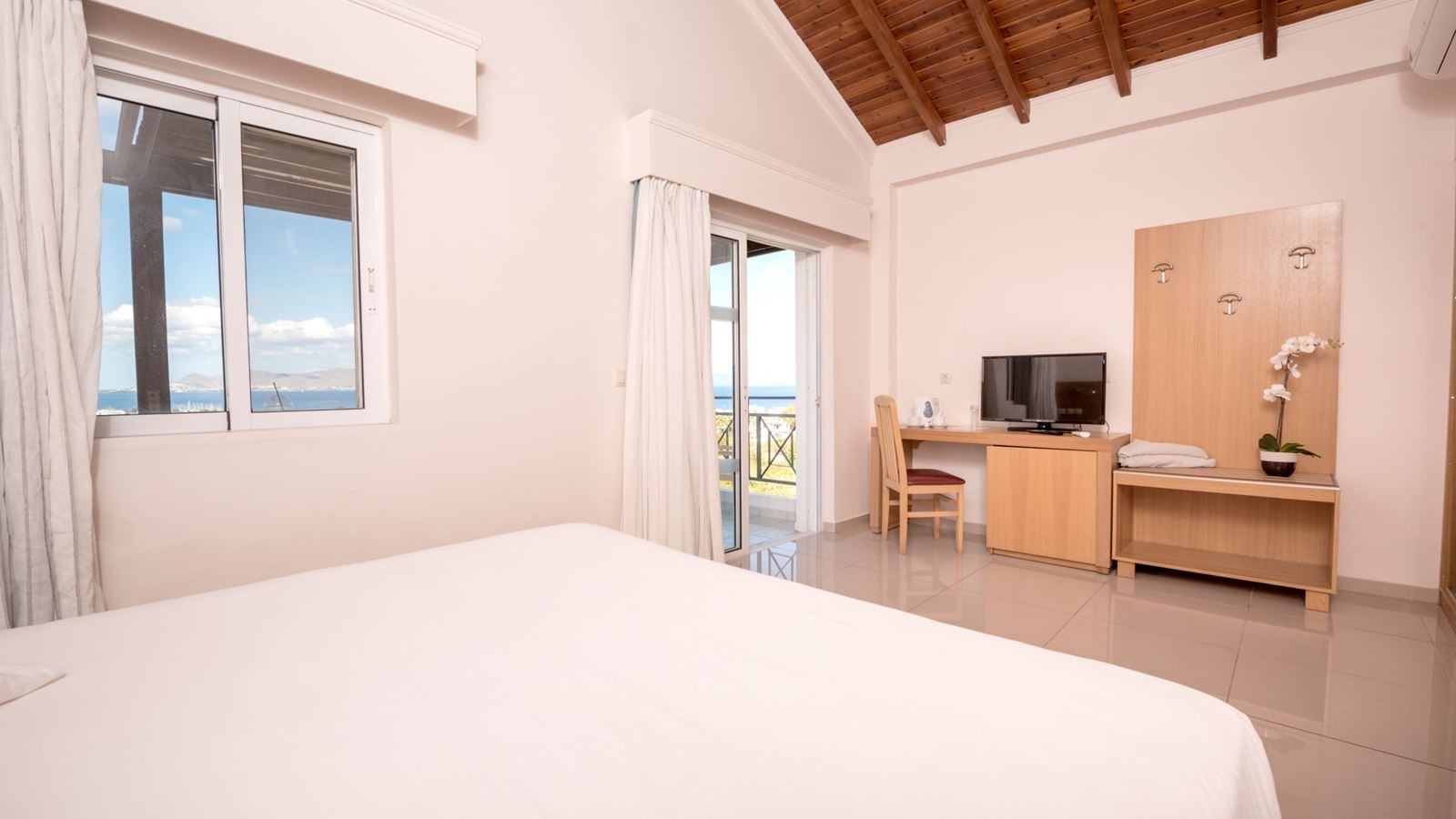 rooms-standard-double-room-sea-view