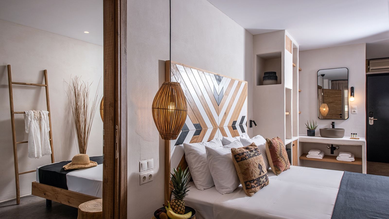 rooms-superior-deluxe--pool-view-with-balcony