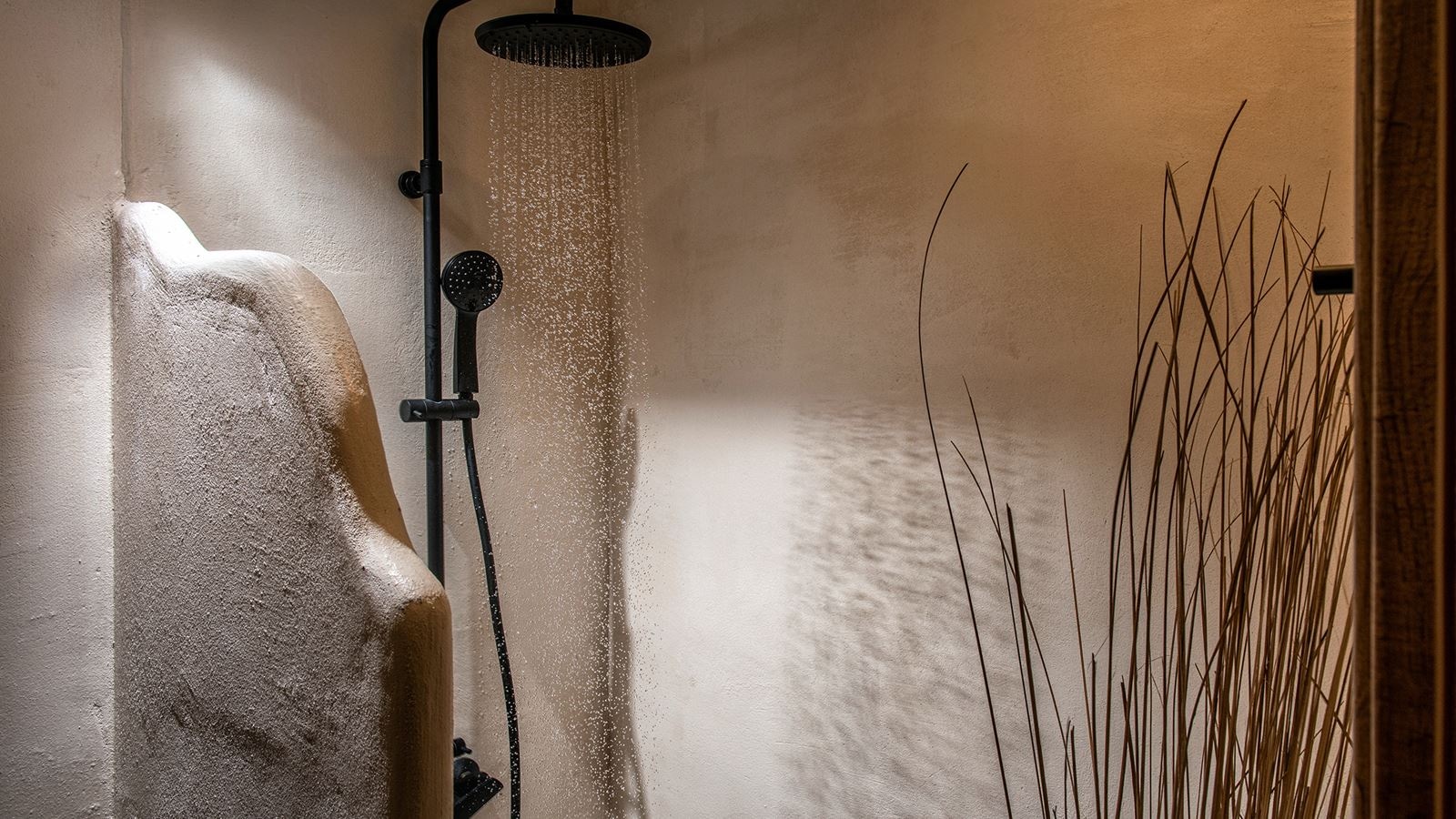 rooms-superior-deluxe-with-balcony