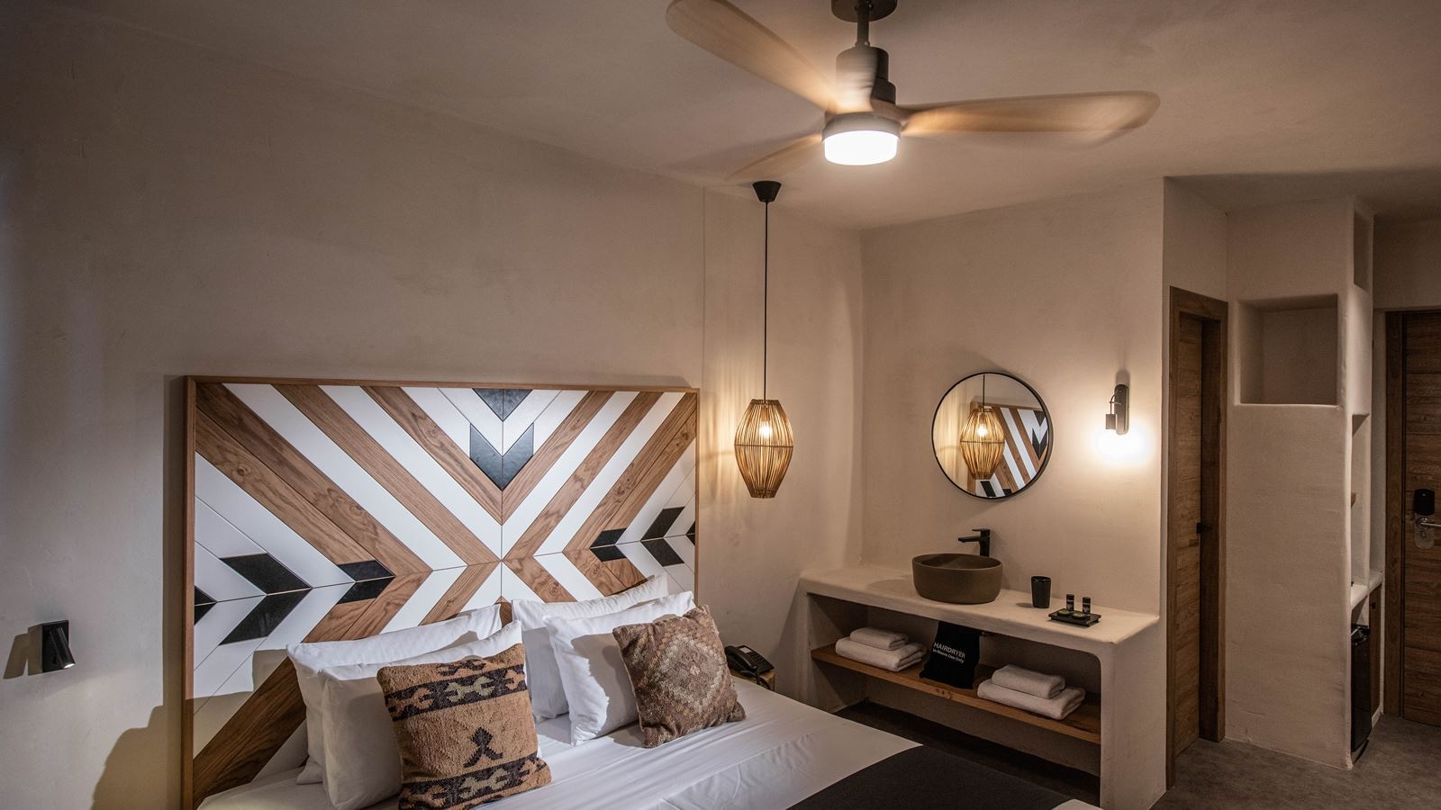 rooms-junior-suite-with-balcony