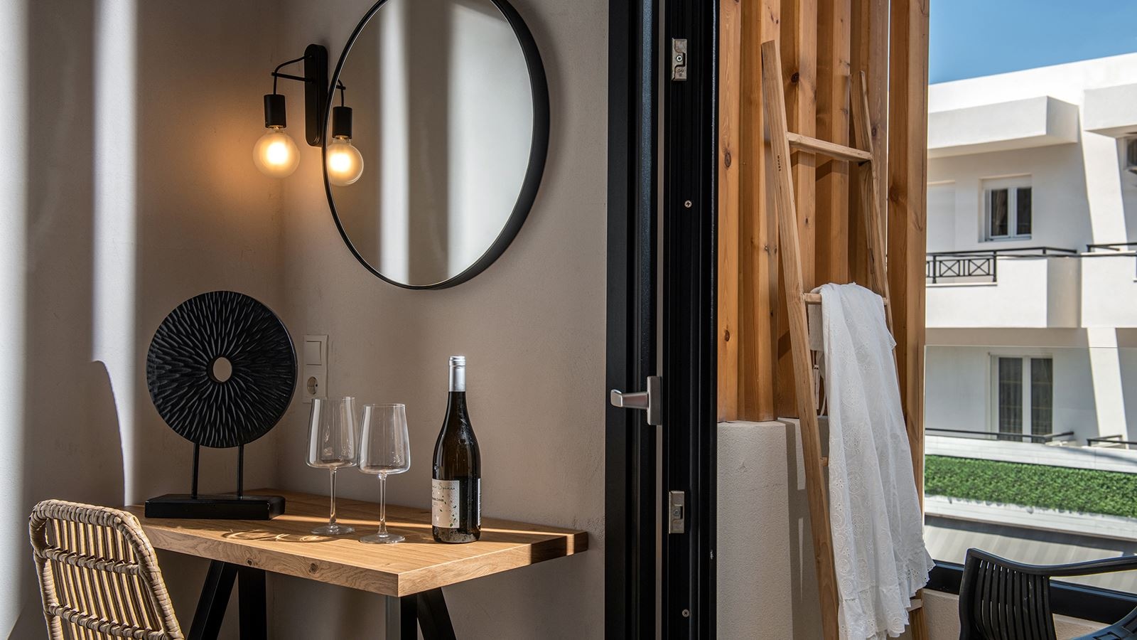 rooms-junior-suite-with-balcony