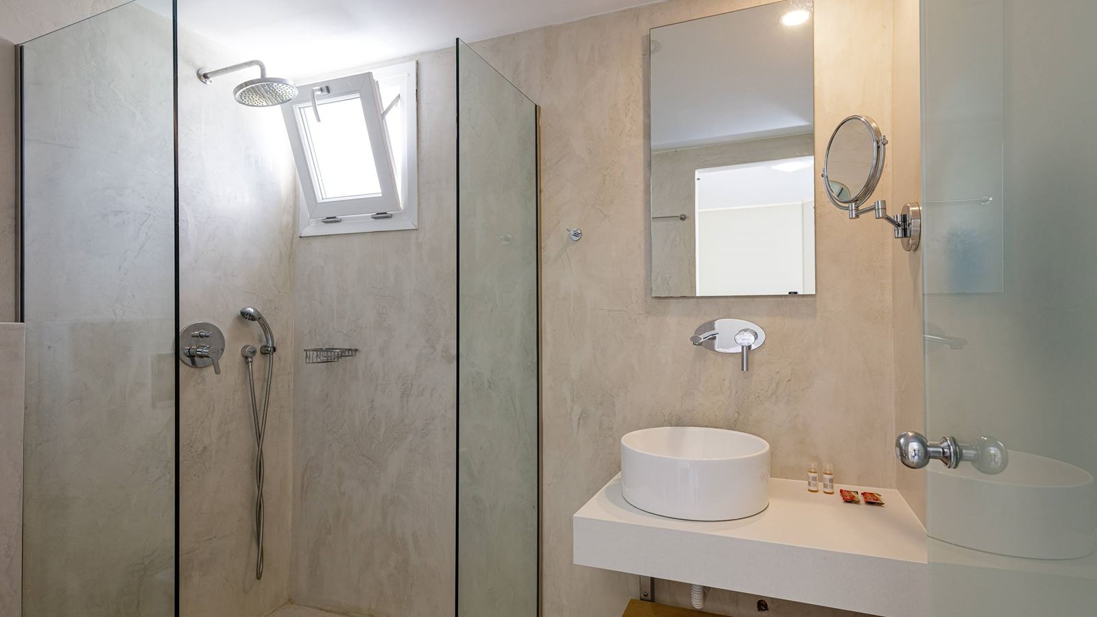 rooms-room-superior-double-gardenview