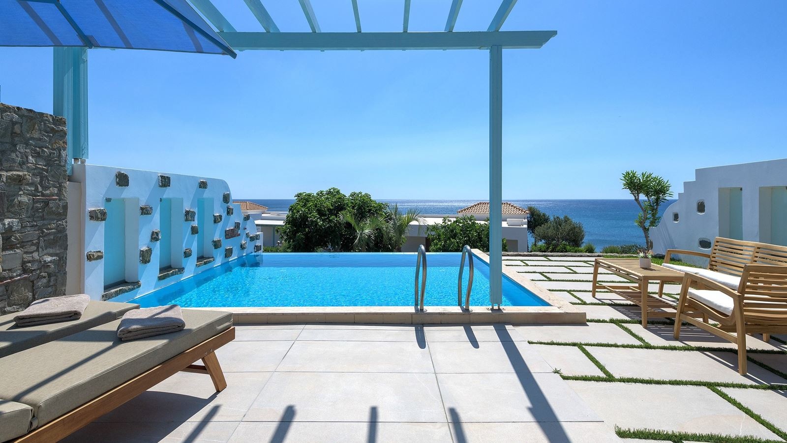 rooms-prestige-family-bungalow-sv-with-pool--signature-collection