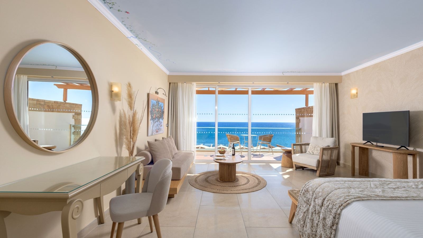rooms-platinum-beach-room-sea-view
