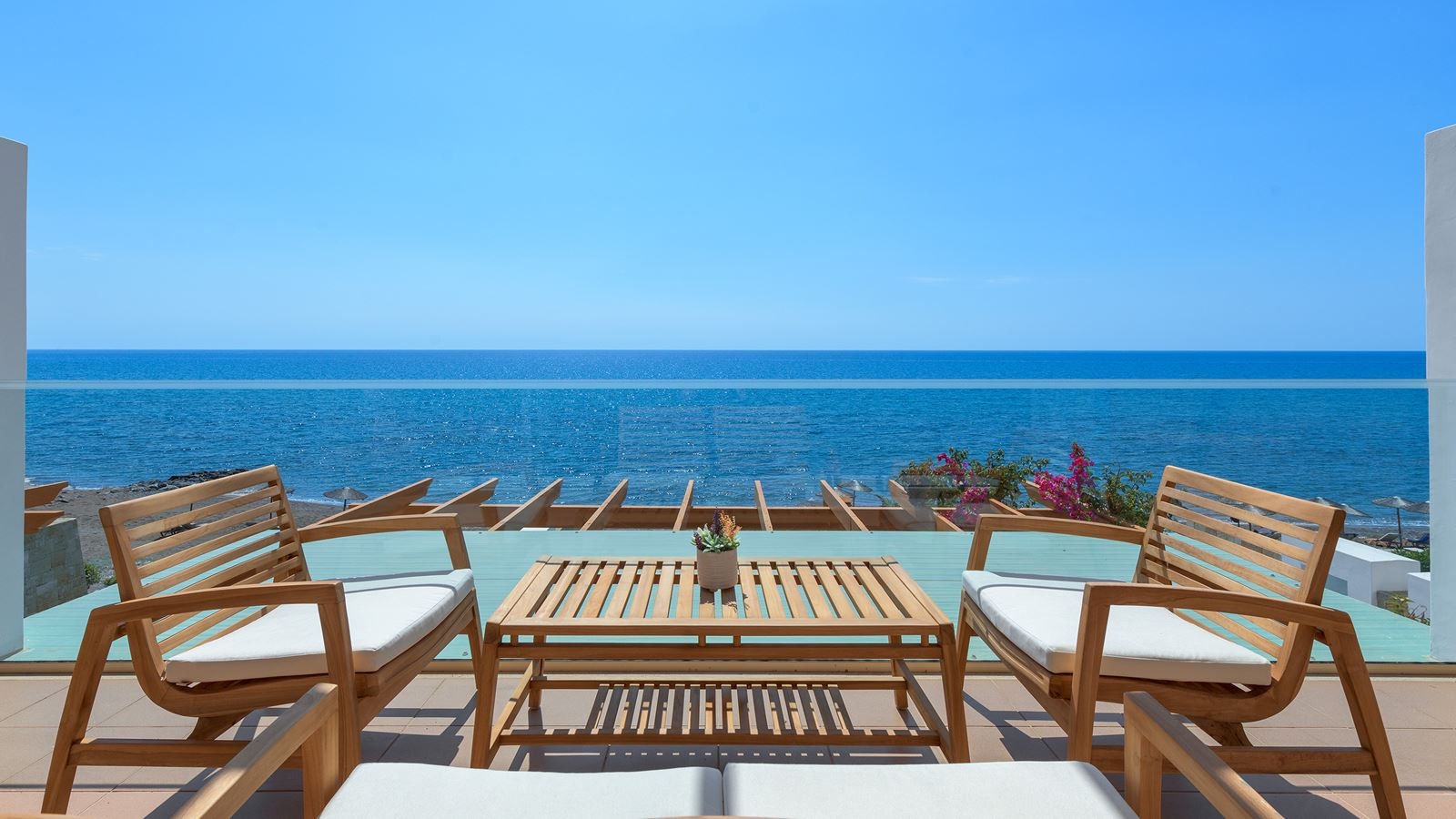 rooms-ambassador-beach-villa-sv-with-pool-2-bedrooms-maisonette--signature-collection