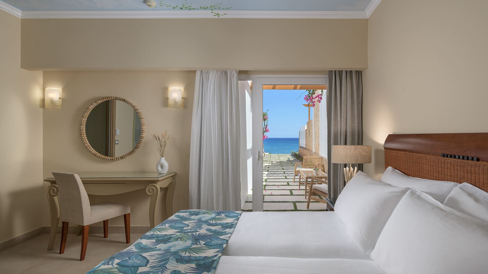 rooms-ambassador-beach-villa-sv-with-pool-3-bedrooms-maisonette--signature-collection