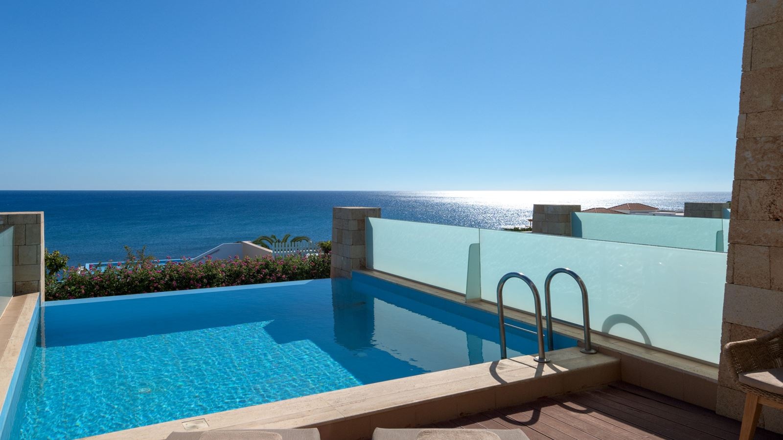 rooms-deluxe-single-room-sea-view-privatepool