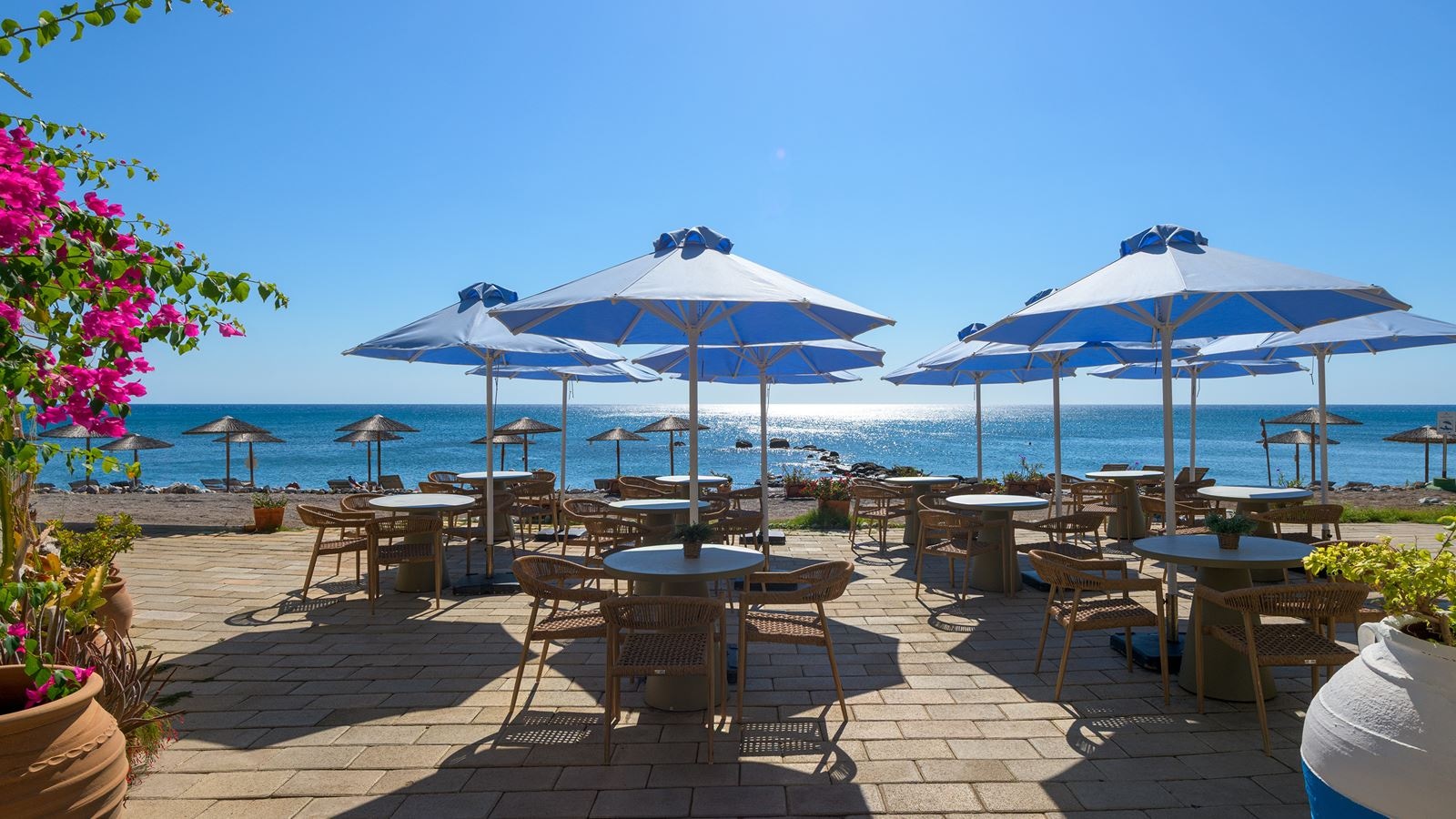 bars-akteon-beach-bar